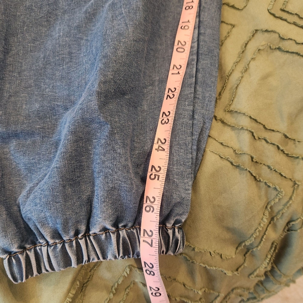 Blush blue jean slweveless jumpsuit. Size XL. Pockets on both sides. - Picture 10 of 11